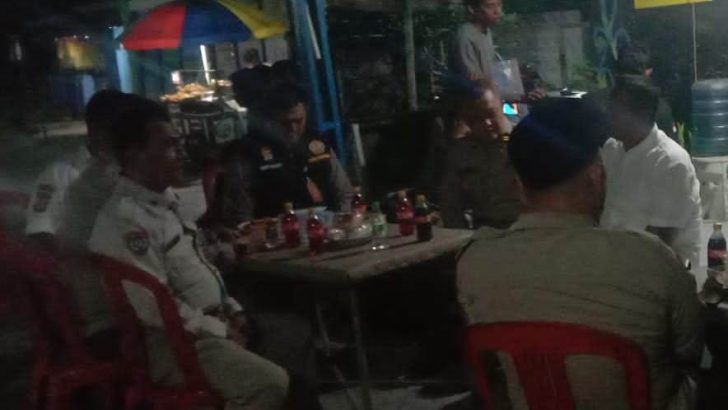 Tatap Muka Dengan Warga, Personil Satbinmas Himbau Aktifkan Satkamling