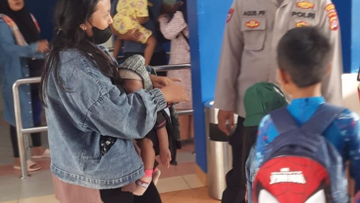Patroli Ketempat Wisata, Personil Satbinmas Polresta Tangerang Berikan Himbauan