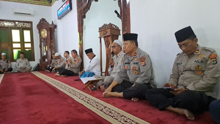 Anggota Sat Reskrim Ikut Pengajian Rutin di Masjid Al Latief Polresta Tangerang