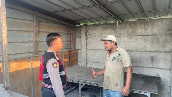 Di sekitaran PT. Inawan CSA dilaksanakan Patroli Barcode oleh Anggota Sat Samapta Polresta Tangerang memberikan Himbauan  kamtibmas Kepada Masyarakat.