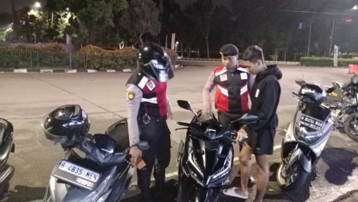 Operasi Cipta Kondisi oleh Anggota Samapta Polresta Tangerang dilaksanakan di sekitaran Perumahan Sudirman Indah dipimpin Pawas.