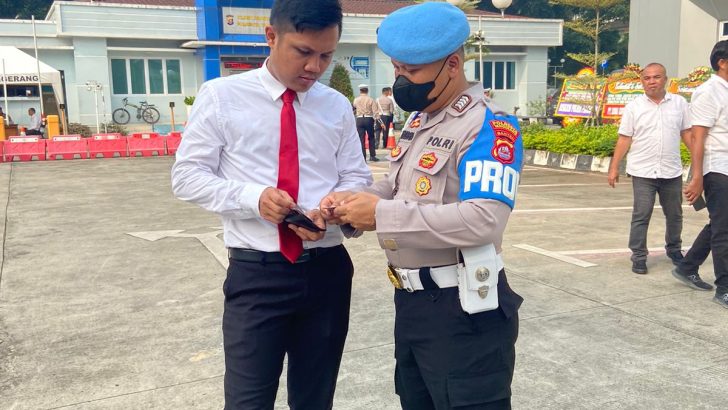 Pemeriksaan Kelengkapan Administrasi Anggota Sat Reskrim
