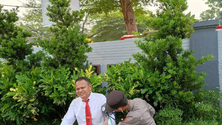 Pengecekan Kesehatan Anggota Reskrim Usai Apel Pagi