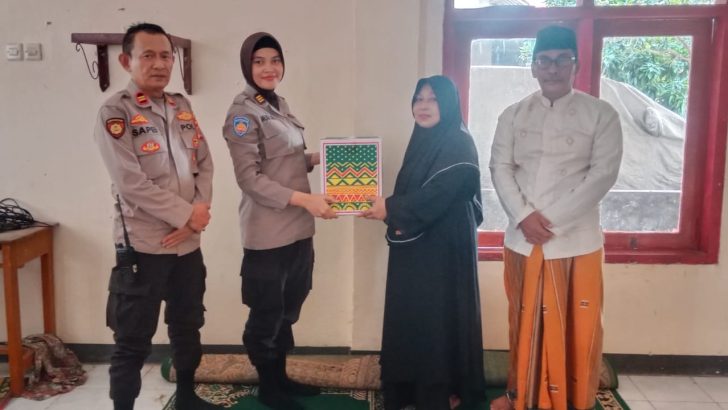KASI KEUANGAN POLRESTA TANGERANG SAMBANGI TOKOH AGAMA di WILKUM POLSEK BALARA