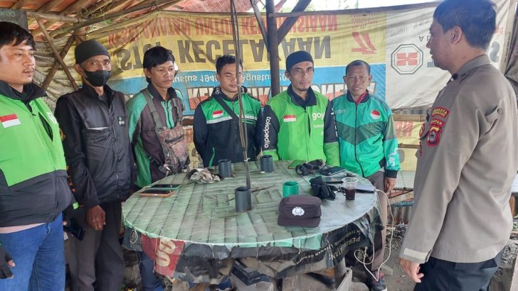 PS. Kasubnit Bhabinkamtibmas Polresta Tangerang Sambangi Komunitas Ojeg Online