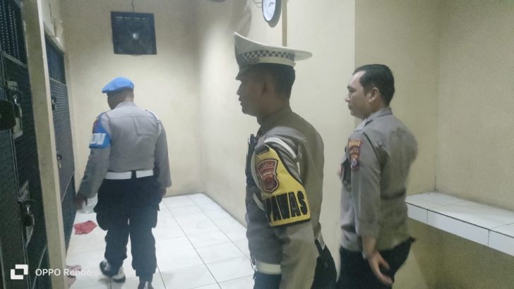 PENGECEKAN MALAM PADA RUANG TAHANAN POLRESTA TANGERANG PADA OLEH PIKET SIPROPAM POLRESTA TANGERANG