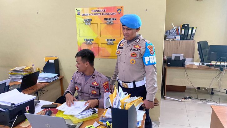 PENGECEKAN KEHADIRAN PERSONIL SIKEU POLRESTA TANGERANG OLEH PIKET SIPROPAM POLRESTA TANGERANG