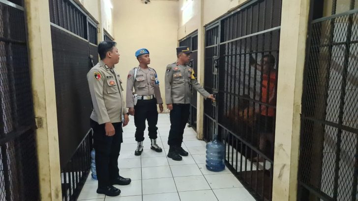 PENGECEKAN RUANG TAHANAN POLRESTA TANGERANG SECARA RUTIN OLEH PIKET SIPROPAM POLRESTA TANGERANG