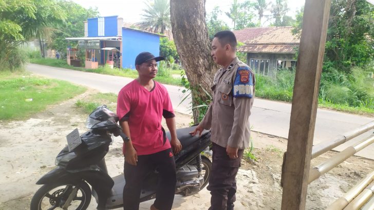 Gencarkan program Polisi RW, Anggota Polsek Kresek kunjungi warga di Desa.