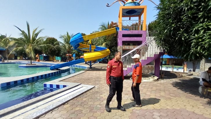 Personil Sat Pamobvit Polresta Tangerang melaksanakan kegiatan Patroli Objek Wisata pemantauan Tempat Wisata Wahana Kolam Renang Tigaraksa.