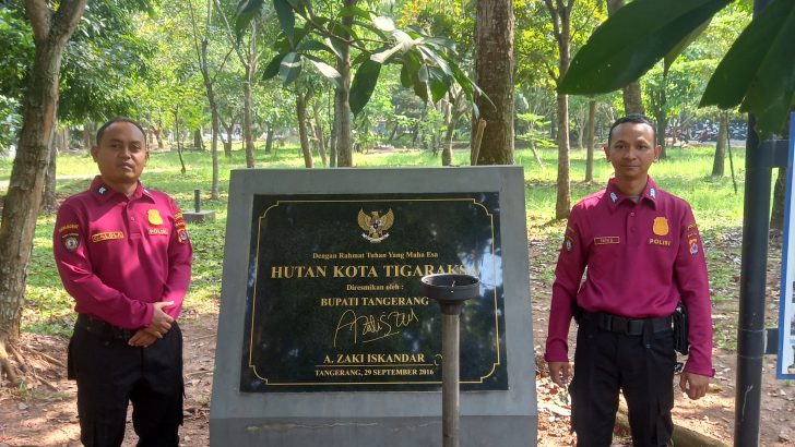Personil Sat Pamobvit Polresta Tangerang melaksanakan kegiatan Patroli Objek Wisata Hutan Kota Kabupaten Tangerang.
