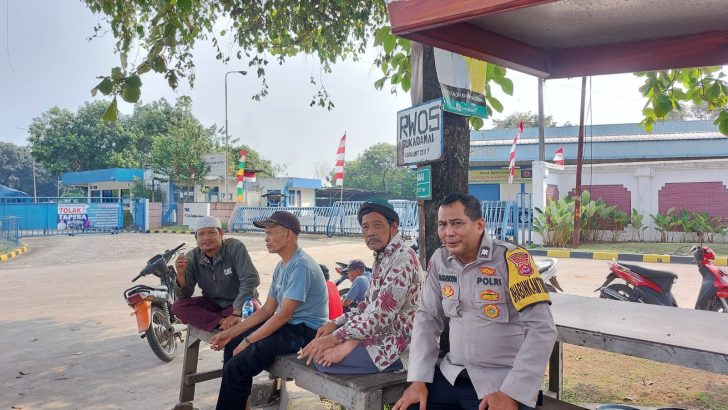 Bhabinkamtibmas Polsek Cikupa Sambang Warga di Desa Sukadamai, Pererat Silaturahmi dan Jaga Harkamtibmas