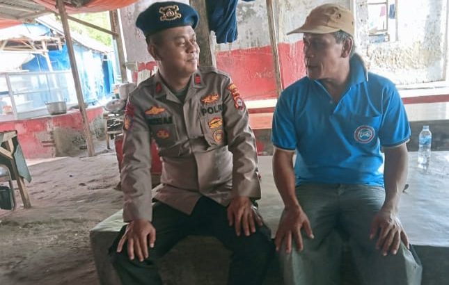 Personil satpolairud melaksanakan patroli barcode di Pulo cangkir