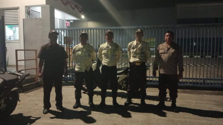 Kanit Pam Waster dan Personil Sat Pamobvit Polresta Tangerang melaksanakan kegiatan Patroli ke Kawasan Industri dan Pergudangan Cikupamas