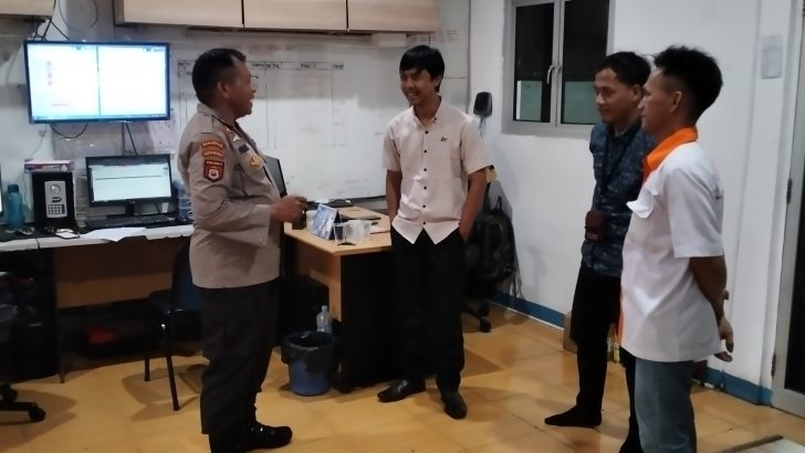Anggota Sat Pamobvit Polresta Tangerang melaksanakan patroli di kawasan Industri Millenium.Anggota Sat Pamobvit Polresta Tangerang melaksanakan  patroli di kawasan Industri Millenium.
