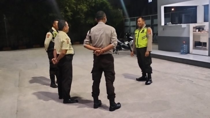 Kanit Pam Waster dan anggota Sat Pamobvit Polresta Tangerang melaksanakan patroli dialogis ke PT.Panca Boga jl.Bhumimas VIII Kawasan Industri dan Pergudangan CikupamasKanit Pam Waster dan anggota Sat Pamobvit Polresta Tangerang melaksanakan patroli dialogis ke PT.Panca Boga jl.Bhumimas VIII Kawasan Industri dan Pergudangan Cikupamas