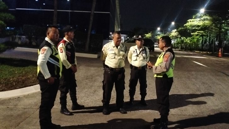 Personil Sat Pamobvit Polresta Tangerang melaksanakan Patroli ke kawasan Objek Vital NasionalPersonil Sat Pamobvit Polresta Tangerang melaksanakan Patroli ke kawasan Objek Vital Nasional