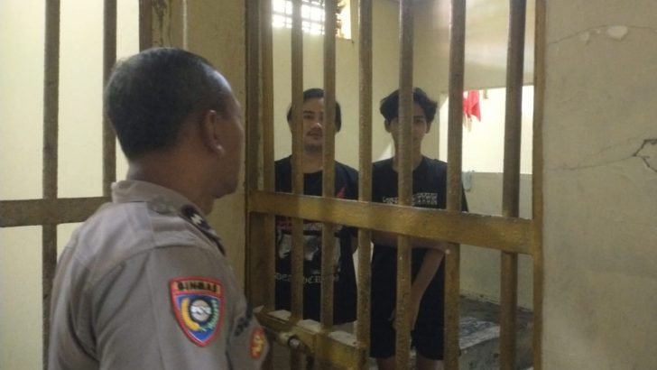 Menjaga keamanan Polsek Kresek, Aipda Bambang S kondisi Tahanan di Mapolsek Kresek