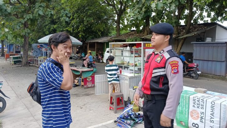 Patroli Barcode Di sekitaran Ecopolis Citra Raya Kab. Tangerang dilaksanakan oleh Anggota Turjawali Sat Samapta Polresta Tangerang dan memberikan pesan kamtibmas Kepada Masyarakat.