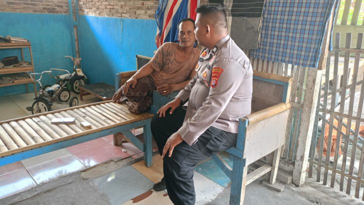 Bhabinkamtibmas Polsek Cisoka Gelar Kegiatan Sambang dan Ngopi Bareng untuk Sosialisasi Kamtibmas