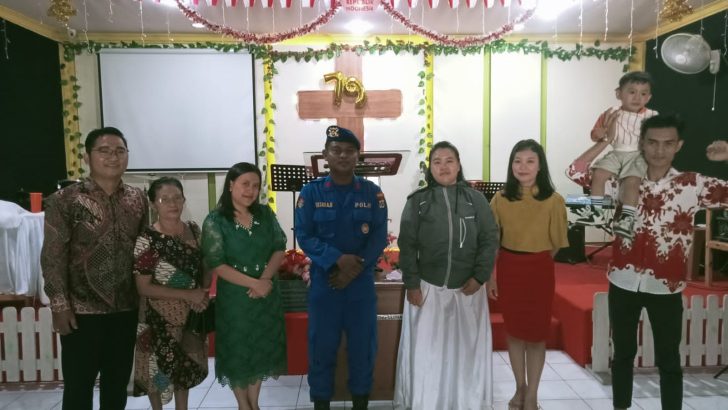 Personil Satpolairud Polresta Tangerang melaksanakan kegiatan Minggu Kasih.