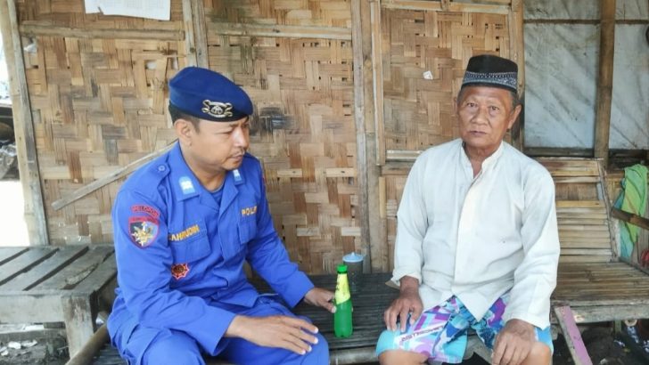 Cooling system dalam tahapan Pilkada Aiptu Sahrudin Sat Polairud Polresta Tangerang Memberikan pesan edukatif kepada Tokoh Masyarakat..