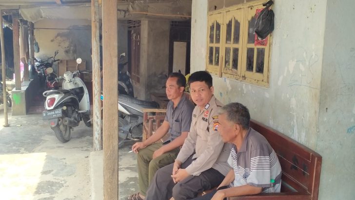 Gencarkan program Polisi RW, Bripka Dwi kunjungi warga di Desa Jengkol