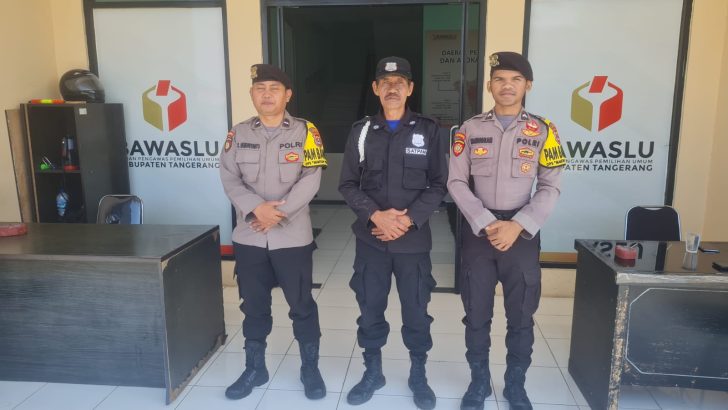 Personil Polresta Tangerang Ditempatkan Dikantor Bawaslu kabupaten Tangerang Menjelang Pilkada dalam Rangka Ops Mantap Praja
