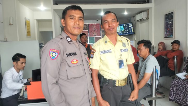 Patroli Sambang, kerap dilakukan Aiptu Sukarna demi menjaga Harkamtibmas diwilayah Desa Kresek