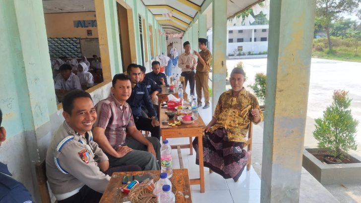 Upaya pendekatan diri kepada masyarakat, Aiptu Nanang dan Aipda Arif optimalkan Sambang DDS di Desa Onyam