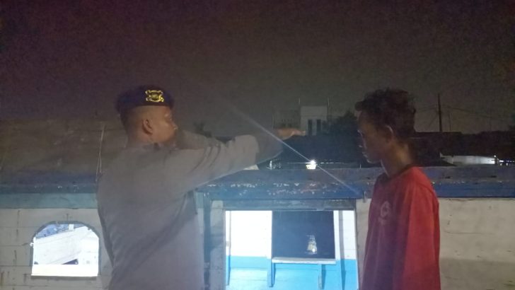Malam Hari melakukan pengawasan Di Dermaga Pelabuhan Tradisional Oleh Personel Sat Polairud Polresta Tangerang