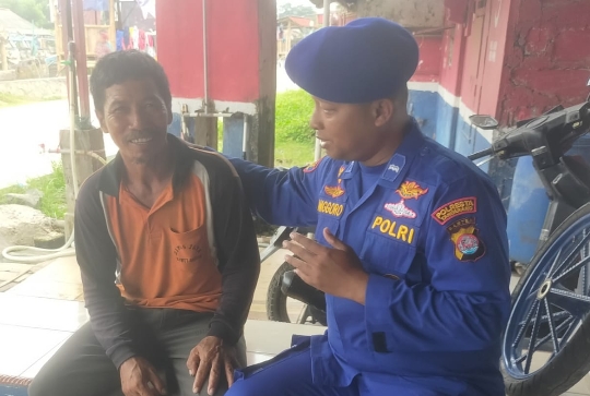 Patroli Dialogis Untuk Sampaikan Himbauan Kamtibmas Kepada Masyarakat Pesisir