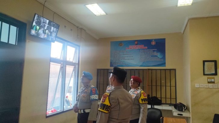 **Perwira Sat Reskrim Dampingi Pawas dalam Pengecekan Tahanan di Polresta Tangerang**