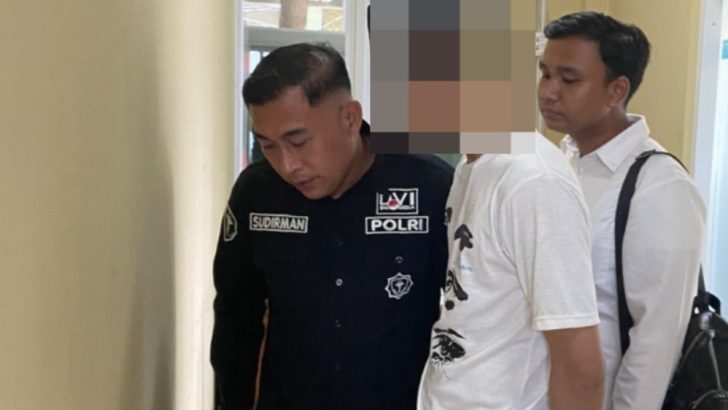 **Anggota Sat Reskrim Polresta Tangerang Dampingi Tahanan dalam Pemeriksaan Kesehatan Sebelum Pelimpahan ke Kejaksaan**
