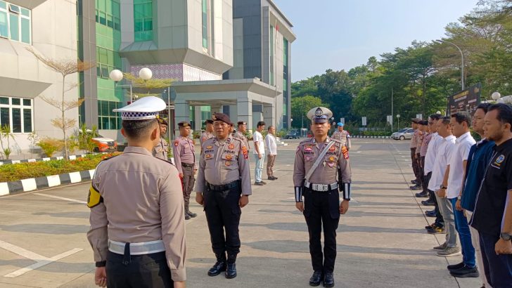 Anggota Unit Harda Sat Reskrim Ikuti Apel Serah Terima Piket Fungsi di Lapangan Apel Polresta Tangerang