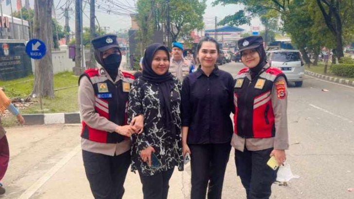 Polwan Sat Reskrim Polresta Tangerang Terlibat dalam Pengamanan Deklarasi Damai Pilkada 2024