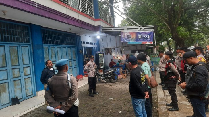 Perwira dan Anggota Reskrim Ikuti Giat Pengamanan Kampanye Tatap Muka di Depan Kantor ATR/BPN Kab. Tangerang
