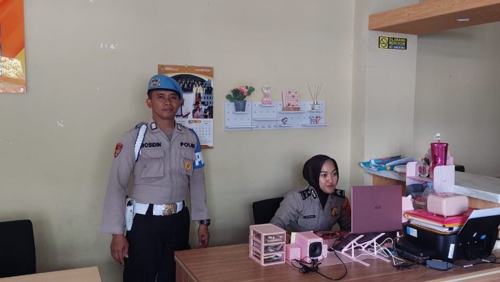 briptu desi membuat laporan harian