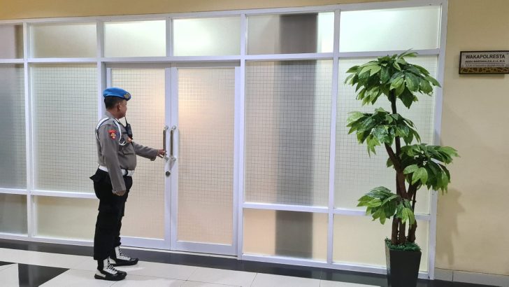 SITUASI RUANG KERJA WAKAPOLRESTA TANGERANG DICEK SIPROPAM