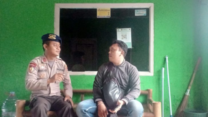 Bharaka Riski melaksanakan kegiatan patroli barcode di mooring uun titi