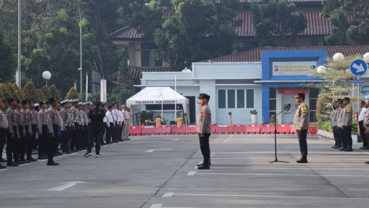 briptu adit melaksanakan apel