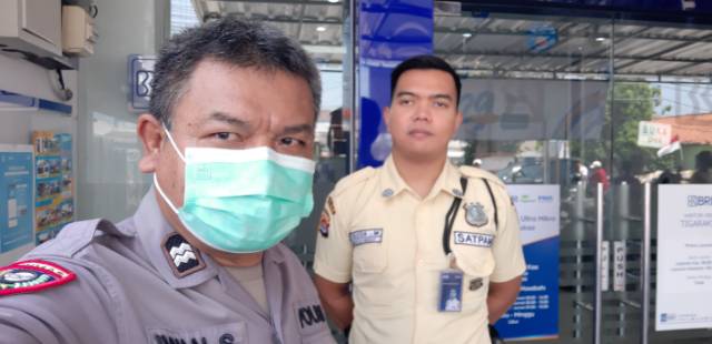 Antisipasi Kejahatan, Bripka Eri Anggota Polsek Tigaraksa Rutin Patroli barcode selasa 22/10/2024.