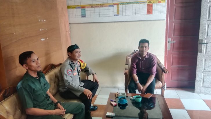 Bhabinkamtibmas Polsek Balaraja melakukan himbauan Kamtibmas