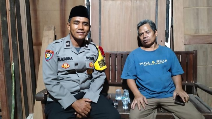 Pendekatan diri kepada warga di Binaannya, Aiptu Sukarna tak henti-hentinya kunjungi warga di Desa Kresek