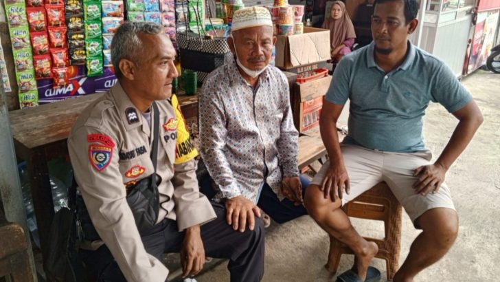 Aiptu Hidayat Faisal kunjungi Tokoh Masyarakat di Desa Cipaeh guna mempererat Sinergitas dengan para Sesepuh
