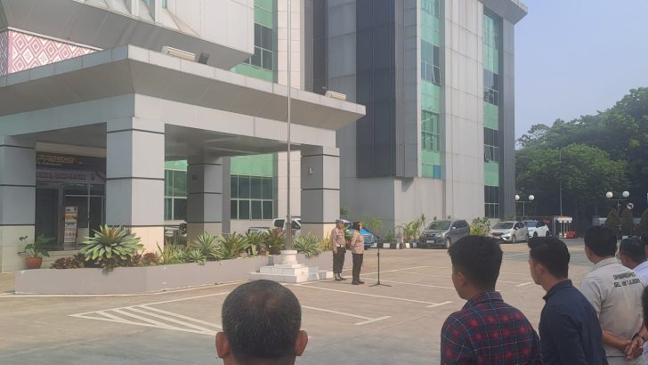 Anggota Sat Reskrim Mengikuti Apel Pagi dan Pengecekan Kelengkapan Data Diri Melalui Aplikasi SIPP
