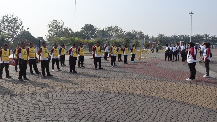 **Anggota Sat Reskrim Ikuti Apel dan Peregangan Otot Sebelum Pengambilan Nilai Kebugaran Jasmani**
