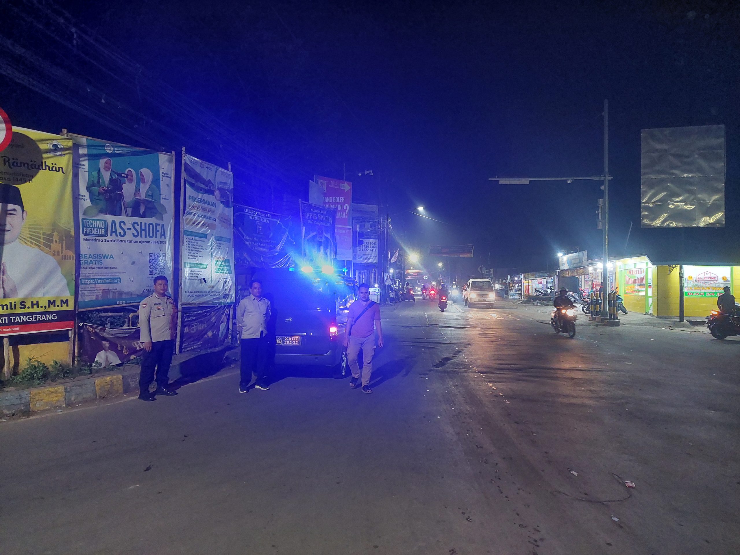 Kabupaten Tangerang – Dalam rangka cipta kondisi situasi Kamtibmas, Kepolisian Sektor Rajeg jajaran Polresta Tangerang Polda Banten menggelar Ops Cipta kondisi atau patroli Kegiatan Rutin Yang Ditingkatkan, di wilayah Kecamatan Rajeg Kabupaten Tangerang, Sabtu (30/11/2024).