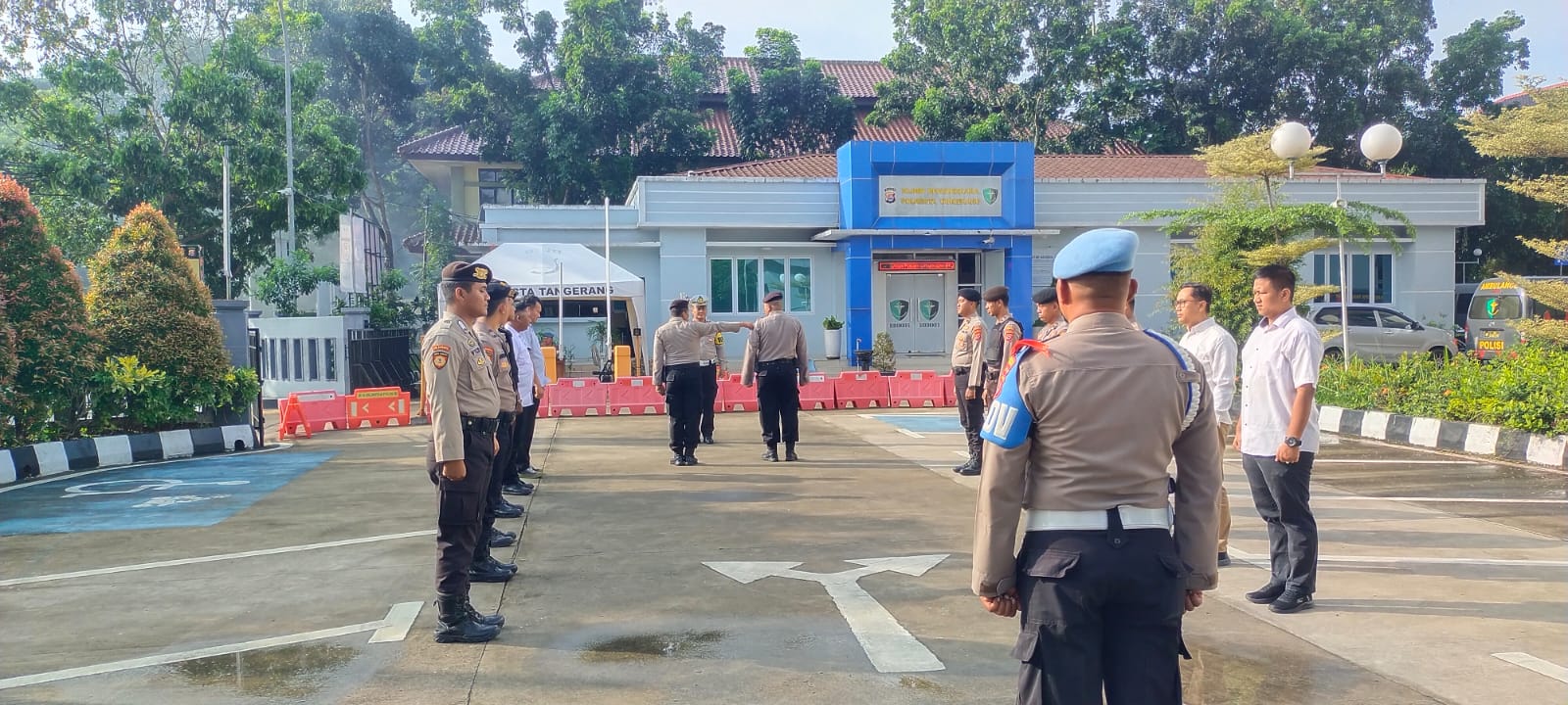 Anggota Sat Reskrim dan Satfung Polresta Tangerang Ikuti Apel Serah Terima Piket Fungsi