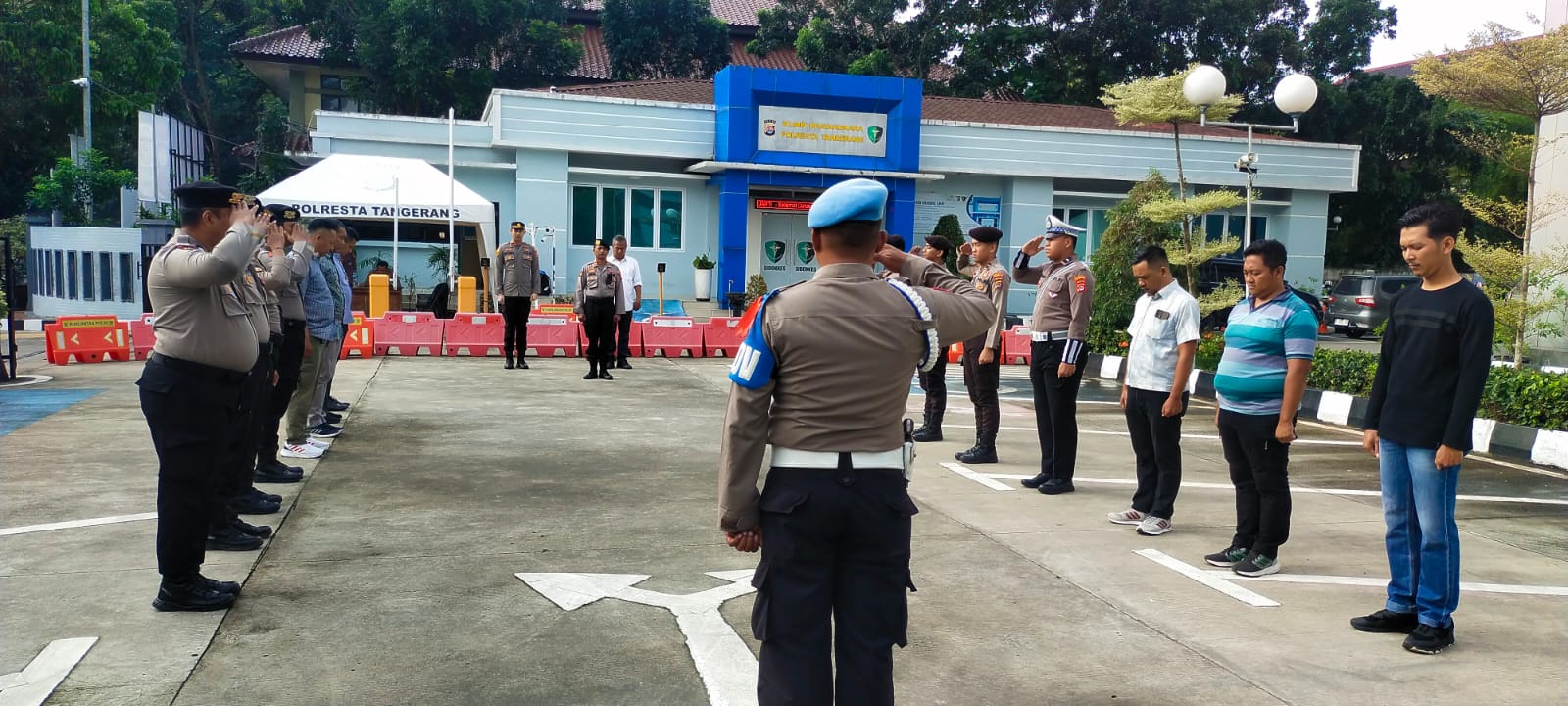 Anggota Piket Reskrim Polresta Tangerang Ikuti Apel Serah Terima
